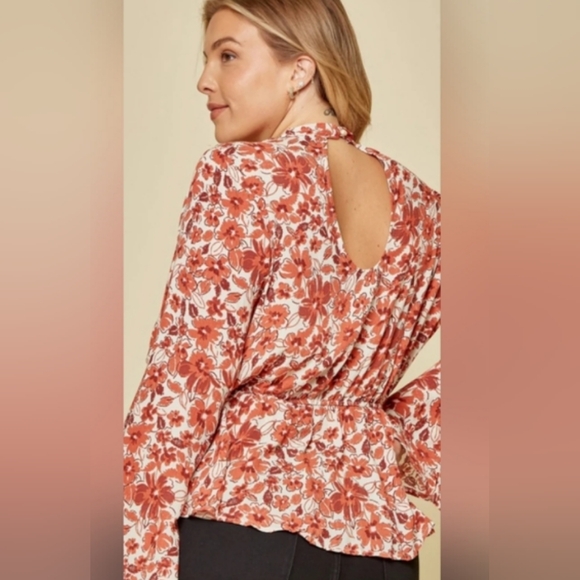 🆕Andree by Unit Long Sleeve Bell Floral Peplum Blouse - Picture 2 of 15